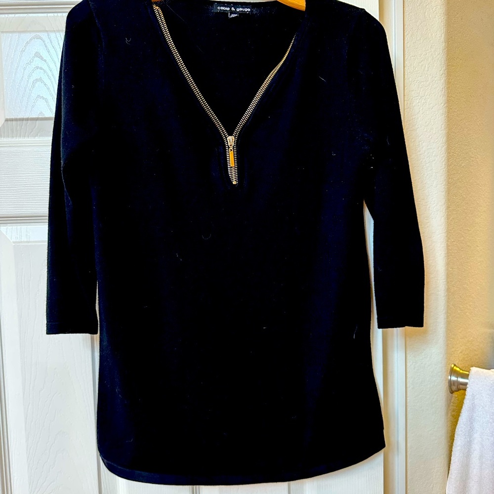 Brand Cable & Guage Medium Black super comfortable 3/4 length sleeve
